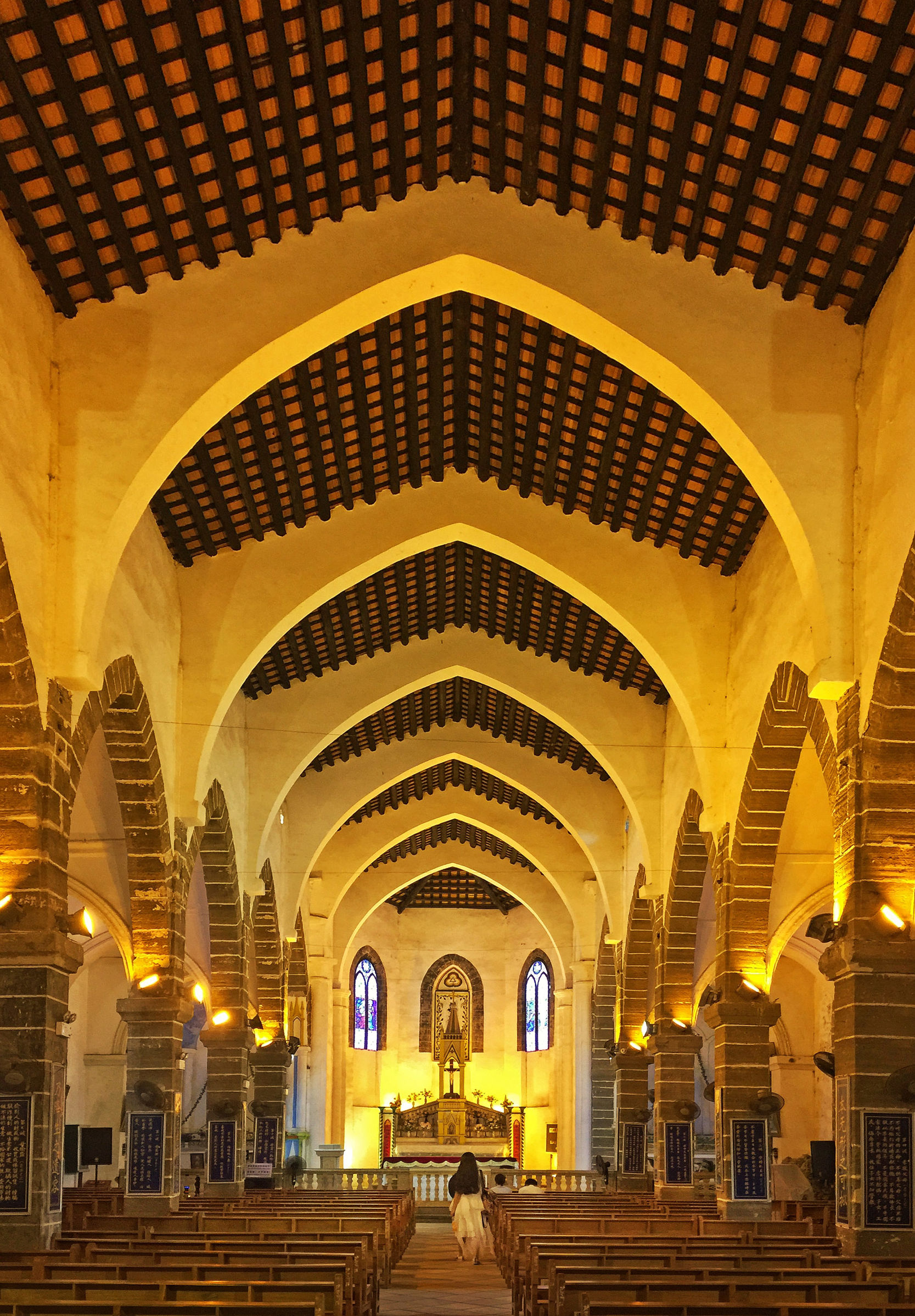 涠洲岛中国最大最年轻的火山岛,最大的火山岛涠洲岛