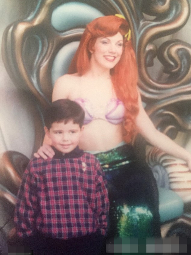 TA扮演的迪士尼公主被赞完美，但卸妆后的模样却让网友接受不了！