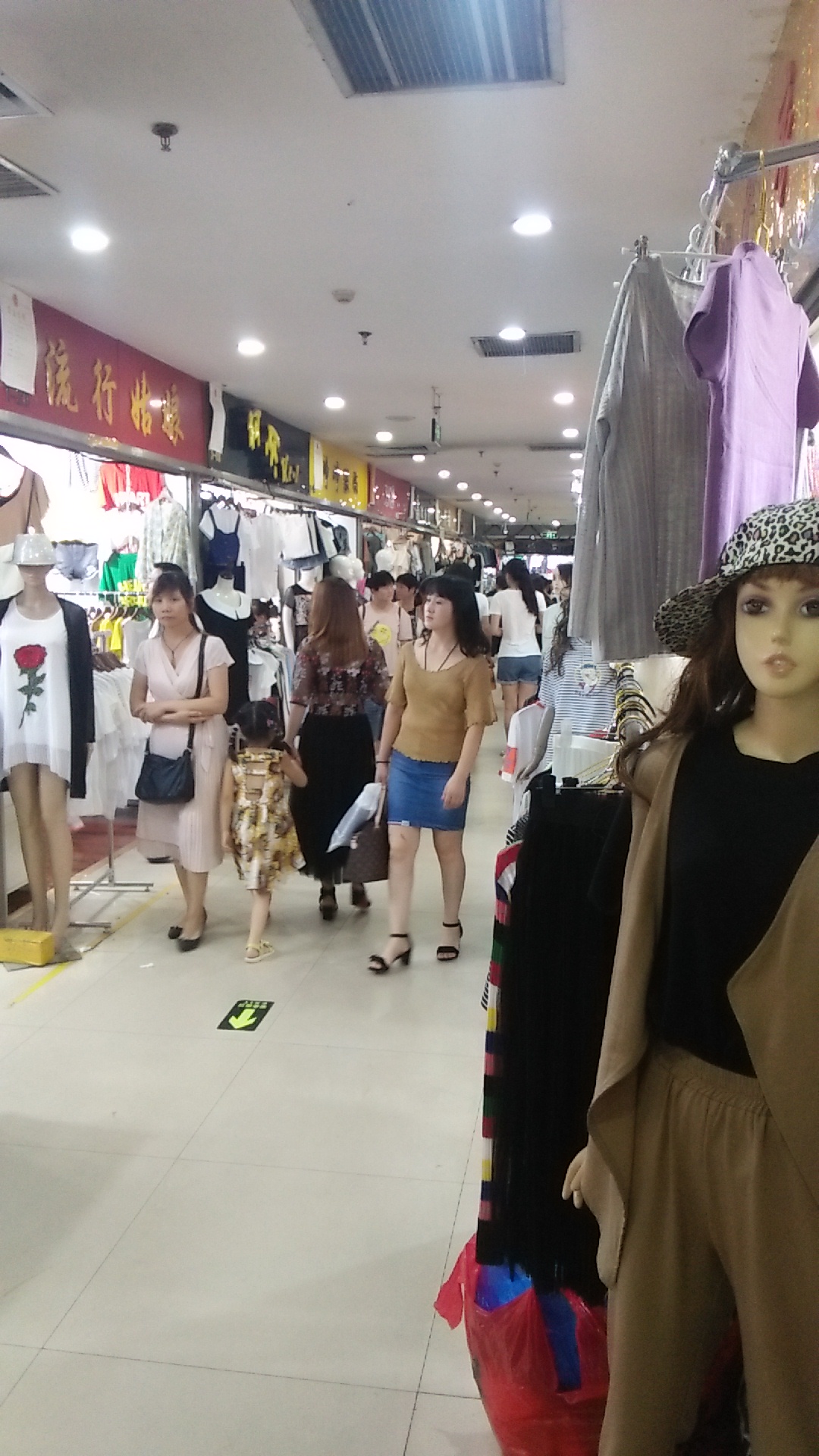 邯郸义商国际店,邯郸义商国际比较火的店铺