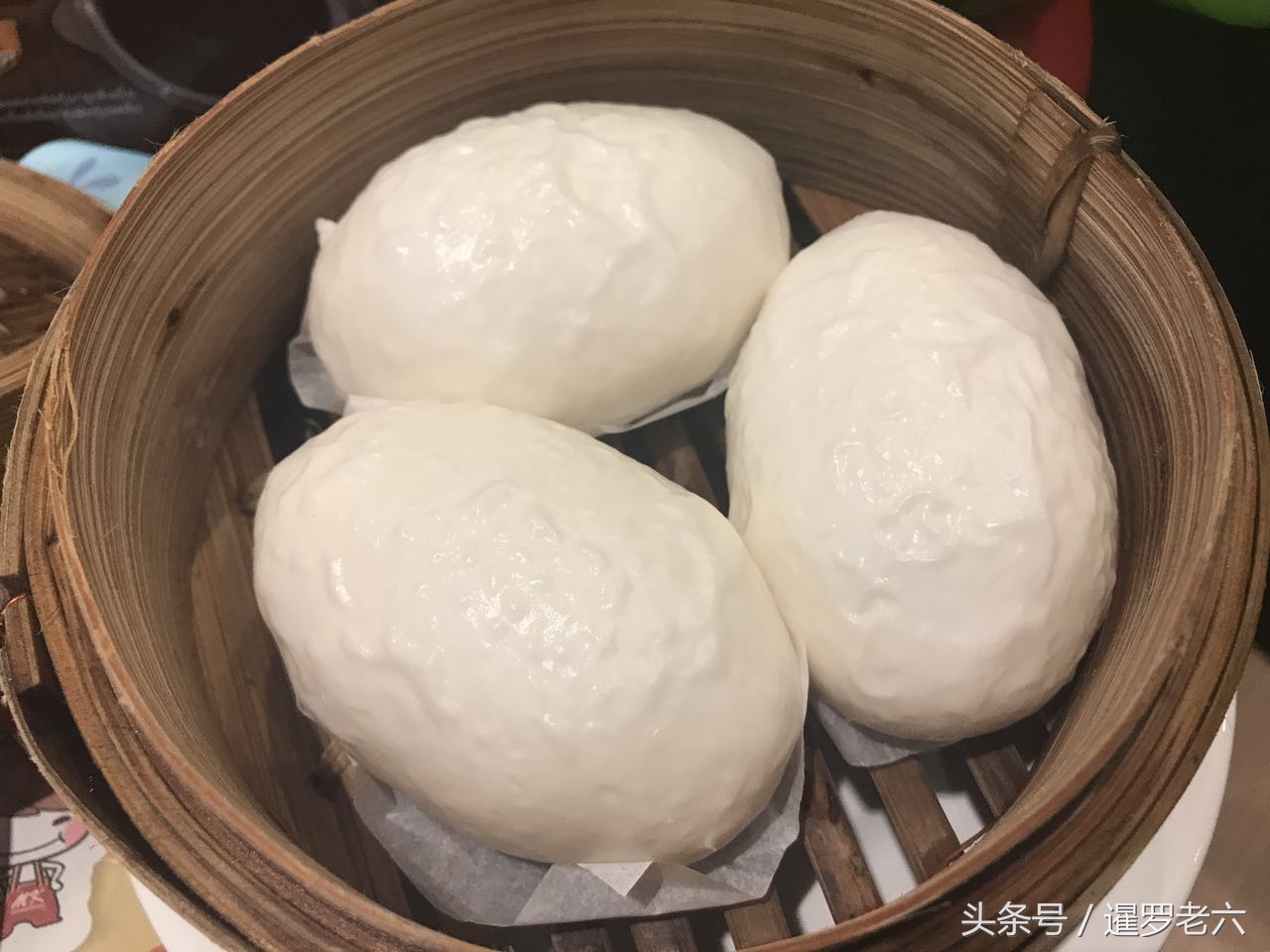 泰国MK餐馆30元来一份精灵球套装，餐盒挺精美，还送三包子！