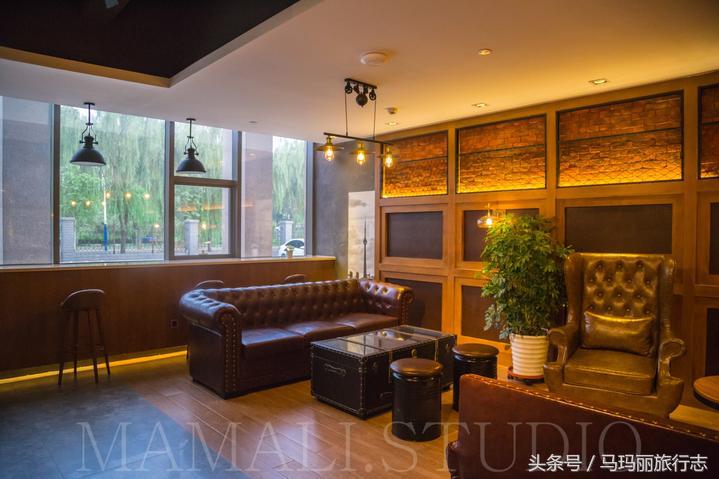 住赏气质喆啡，一辆复古老爷车把你接到咖啡馆的家