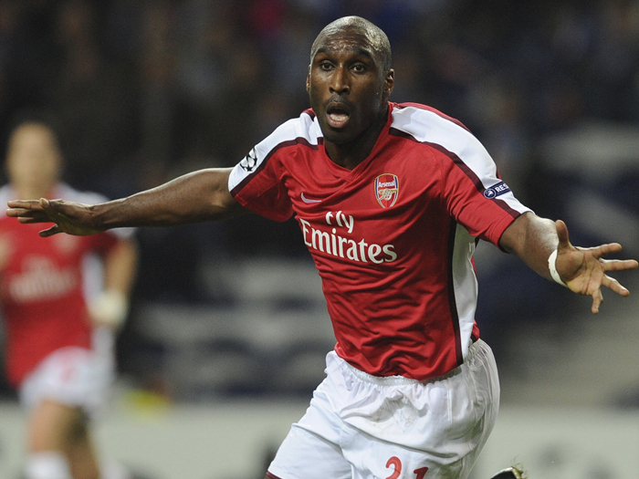 贝克汉姆转会皇马带来的盈利,绿茵从不缺人才