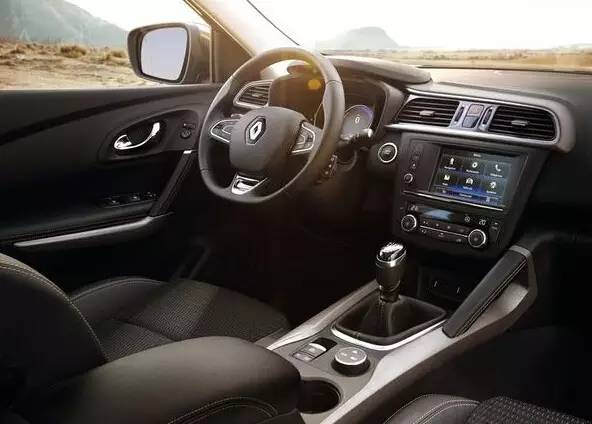 16款起亚kx52.0lgls,起亚k5新款和迈锐宝xl买哪个好