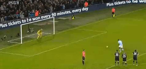 梅西过人惊呆巴洛特利,巴洛特利思考人生点球