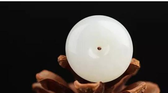 如何用头发鉴别玉的真假,用手机手电筒怎么鉴别玉的真假