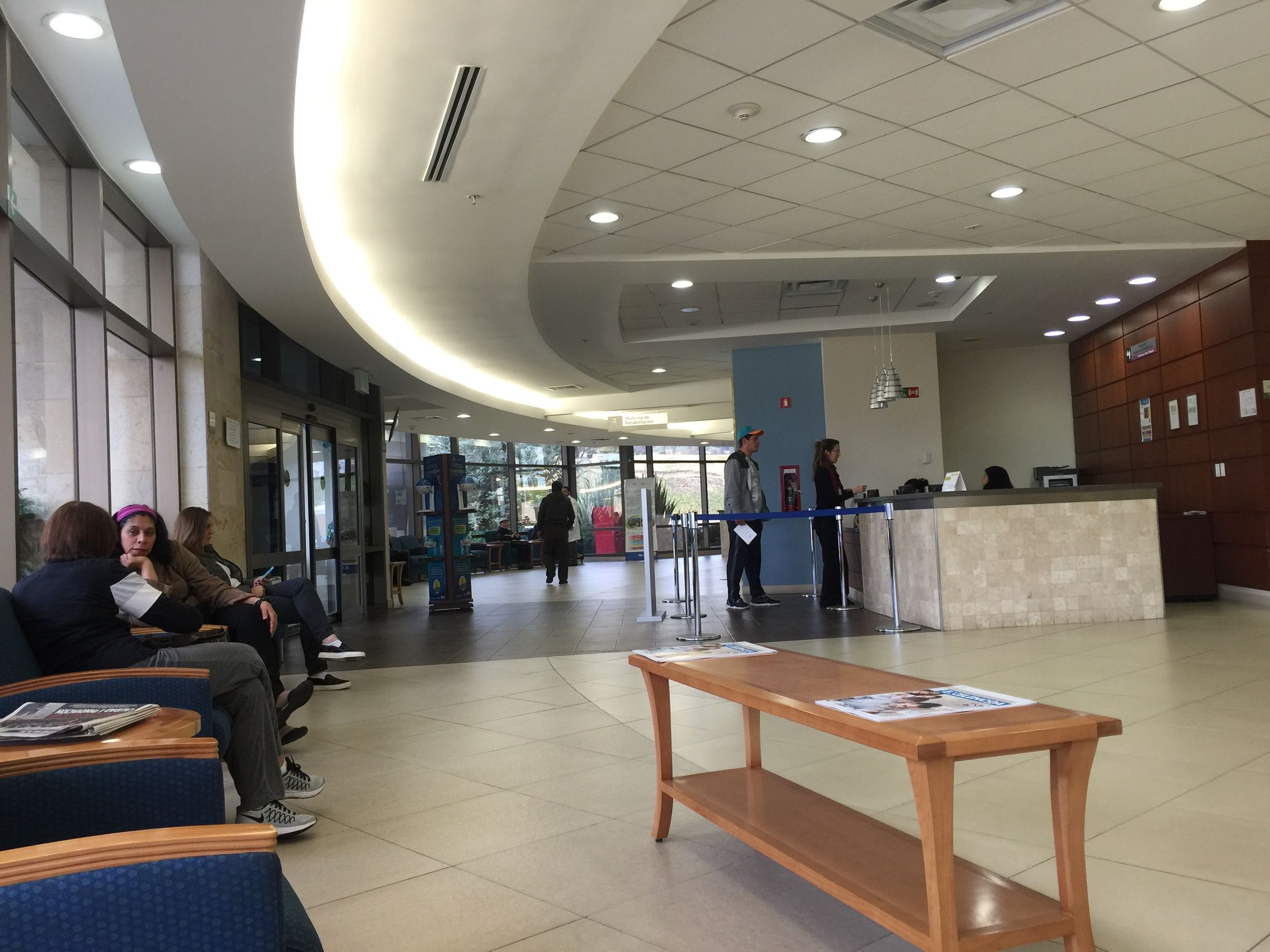 *会两**聊医改：女儿在墨西哥发烧，当地医生竟然这么给她治