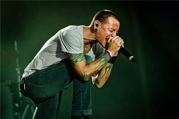 linkinpark主唱为什么自缢,林肯公园主唱去世前录像曝光
