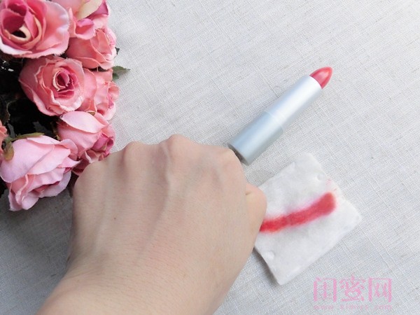 百雀羚柔润精萃啵啵润唇膏,百雀羚悦色岩彩唇膏多少钱