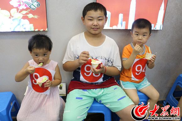 鍑叴澶╀笅浜插瓙娲诲姩,鍑叴澶╀笅鑿忔辰鏃ョ収