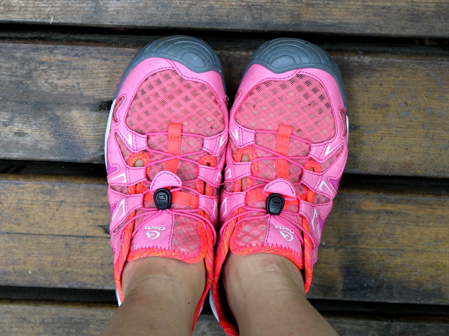 感受一份属于我的清凉——洛弛红Clorts户外溯溪鞋3H027D体验