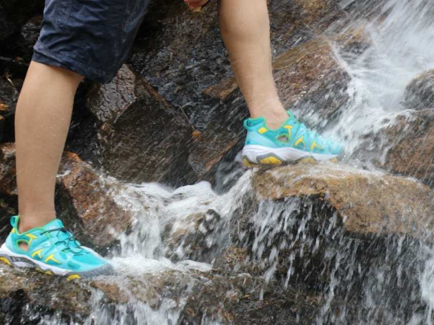 水陆两栖，凉爽一夏―――洛驰3H027E溯溪鞋测试