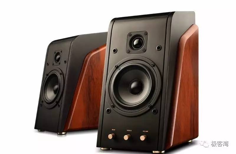 台式电脑耳机跟音响选哪个,耳机和音响电脑买哪个好