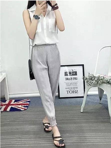 灰色裤子怎么搭配颜色好看,灰色上衣灰色裤子