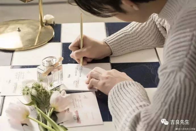 优衣库2023代言人现在是谁,优衣库代言人井柏然代言的外套