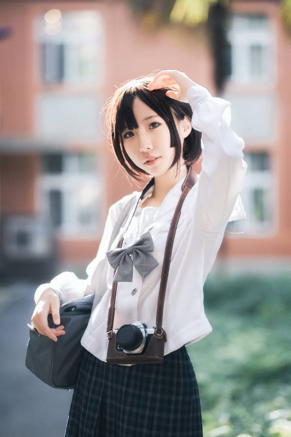 你为什么穿jk制服,我们为什么穿校服