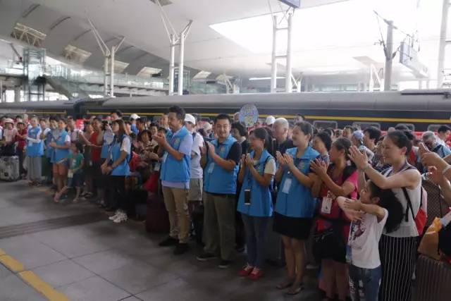 年轻小伙遭遇酒托骗局,年轻小伙遭遇酒托骗局视频