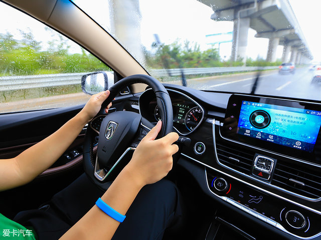 宝骏5602015手动舒适型驾驶体验,宝骏560驾驶功能键视频讲解