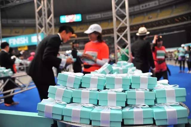 每个女孩都应该有一个tiffany,每个女人都想拥有一件蒂芙尼