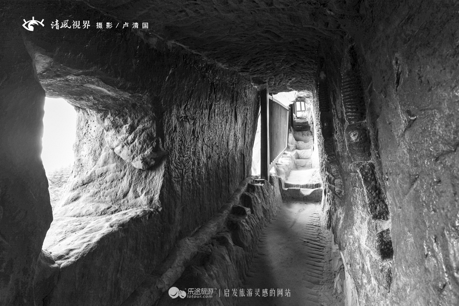 在马蹄寺三十三天点燃一盏心灯