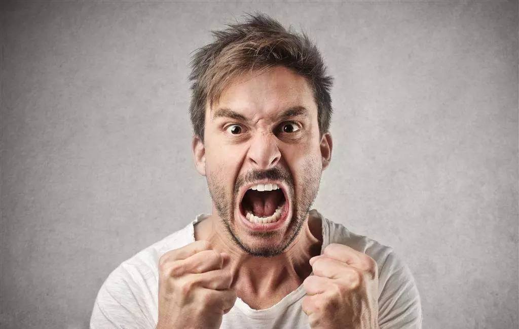 tcl电视网络老是自己断怎么回事,我家的电视老是断网是怎么回事