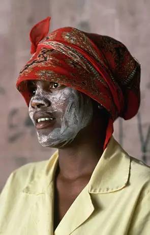 “我想变白，这样就会有更多男人来追我”