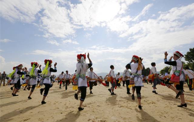 东风韵和可邑小镇哪个好玩,可邑民族文化生态旅游村