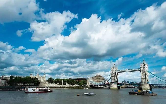 坐火车游欧洲视频,坐着火车游英国