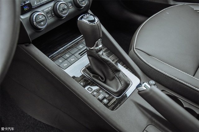 280tsi豪华版明锐,评测明锐19款1.2t自动豪华