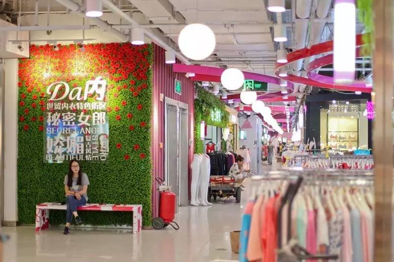 郑州服装市场主题街改造潮：有商户放言4个月营收4000万