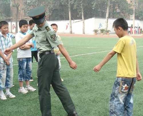 顺拐是什么原因导致的,后手顺拐什么意思