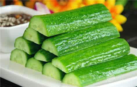 身体燥热喉咙有痰是什么原因,总感觉嗓子里有痰吃什么可以缓解