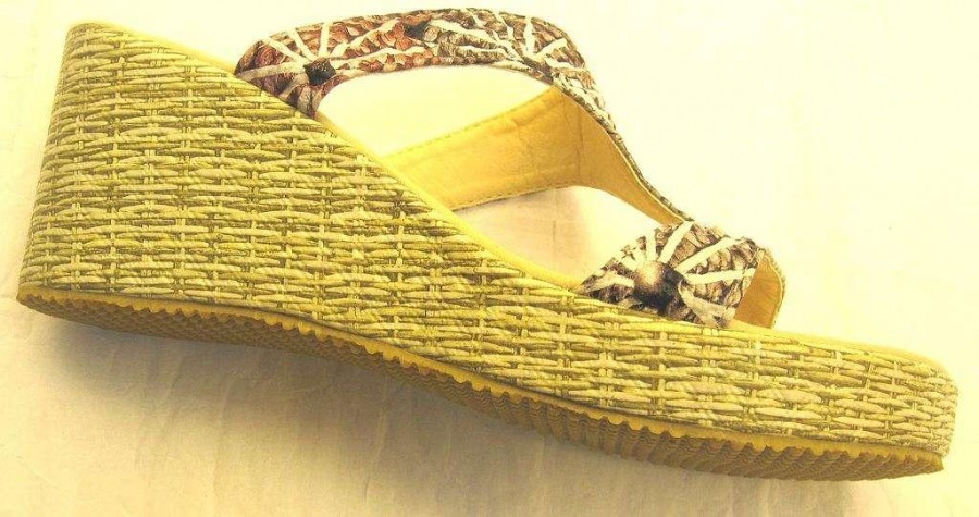 夏去秋来，凉鞋拜拜12种不同材质凉鞋收纳保养小妙招~