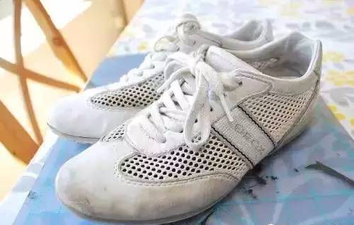 小白鞋的清洁妙招如何清洗小白鞋,小白鞋怎样清洗