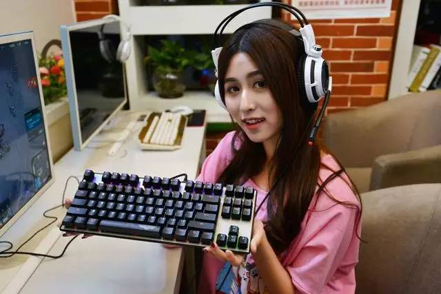 为什么网吧配置低却顺畅,为什么网吧电脑配置低还那么流畅