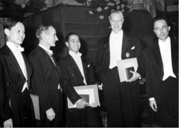 不爱踢球的演员不会是好作家丨戏剧