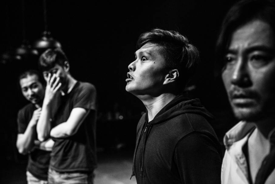 不爱踢球的演员不会是好作家丨戏剧