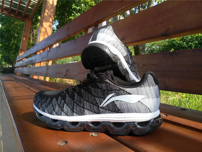 李宁跑鞋大绝影测评,李宁如影随形