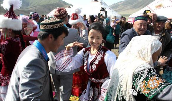 大草原传统赛马,中西结合赛马