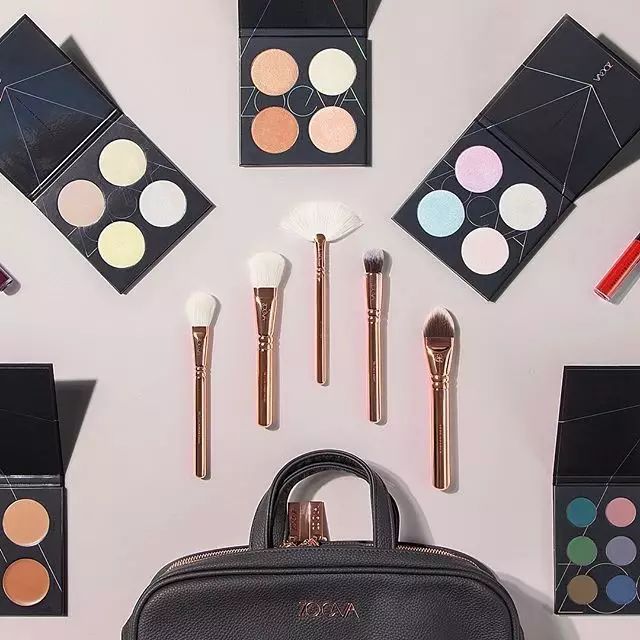 哪款平价眼影盘比较好用,哪些牌子的四色眼影盘好用到哭