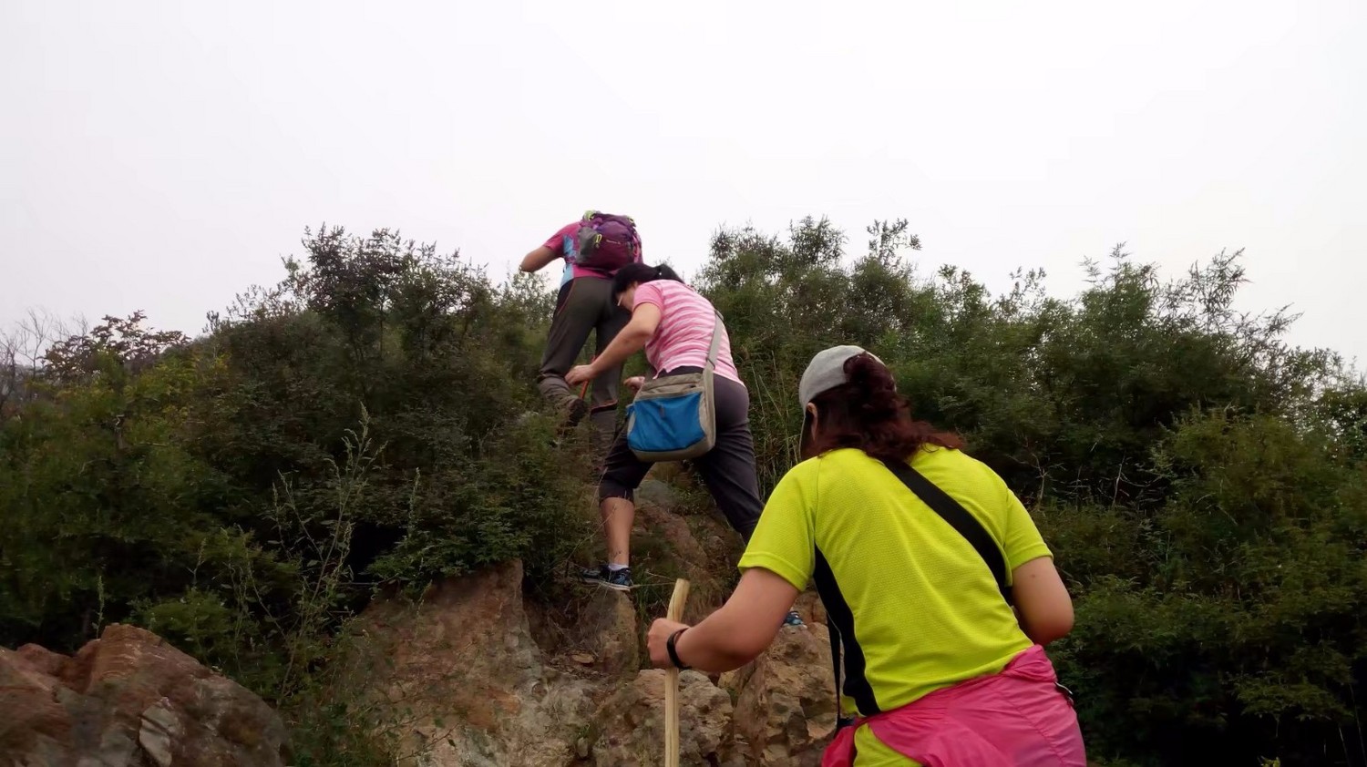 龙泉寺山小环穿——与教师一起爬山庆祝教师节