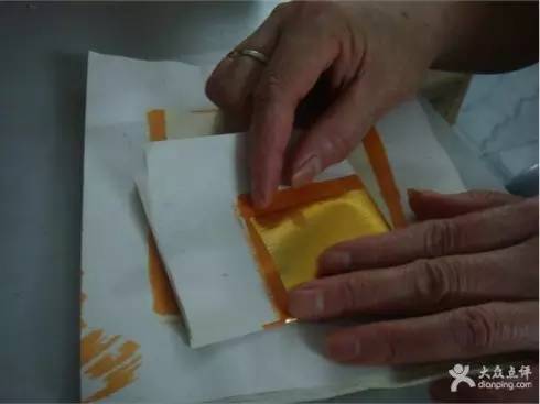 中秋节拜月娘折纸教程视频,黄纸手工折纸菠萝元宝