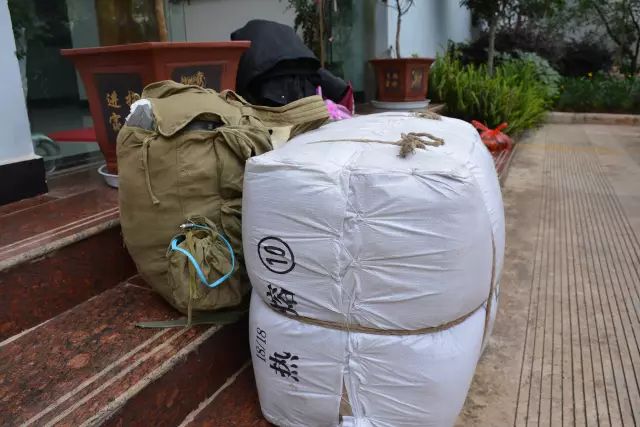 云南贫困户外出务工补贴多少,贫困户在外打工工资要交税吗