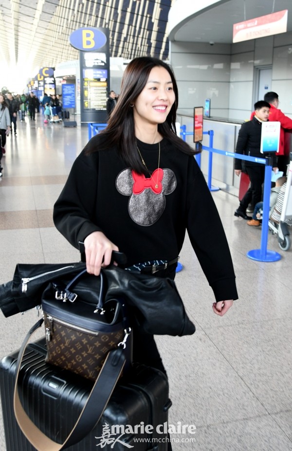 跟着表姐去看秀：时尚联名让人争相收入囊中的真相是？