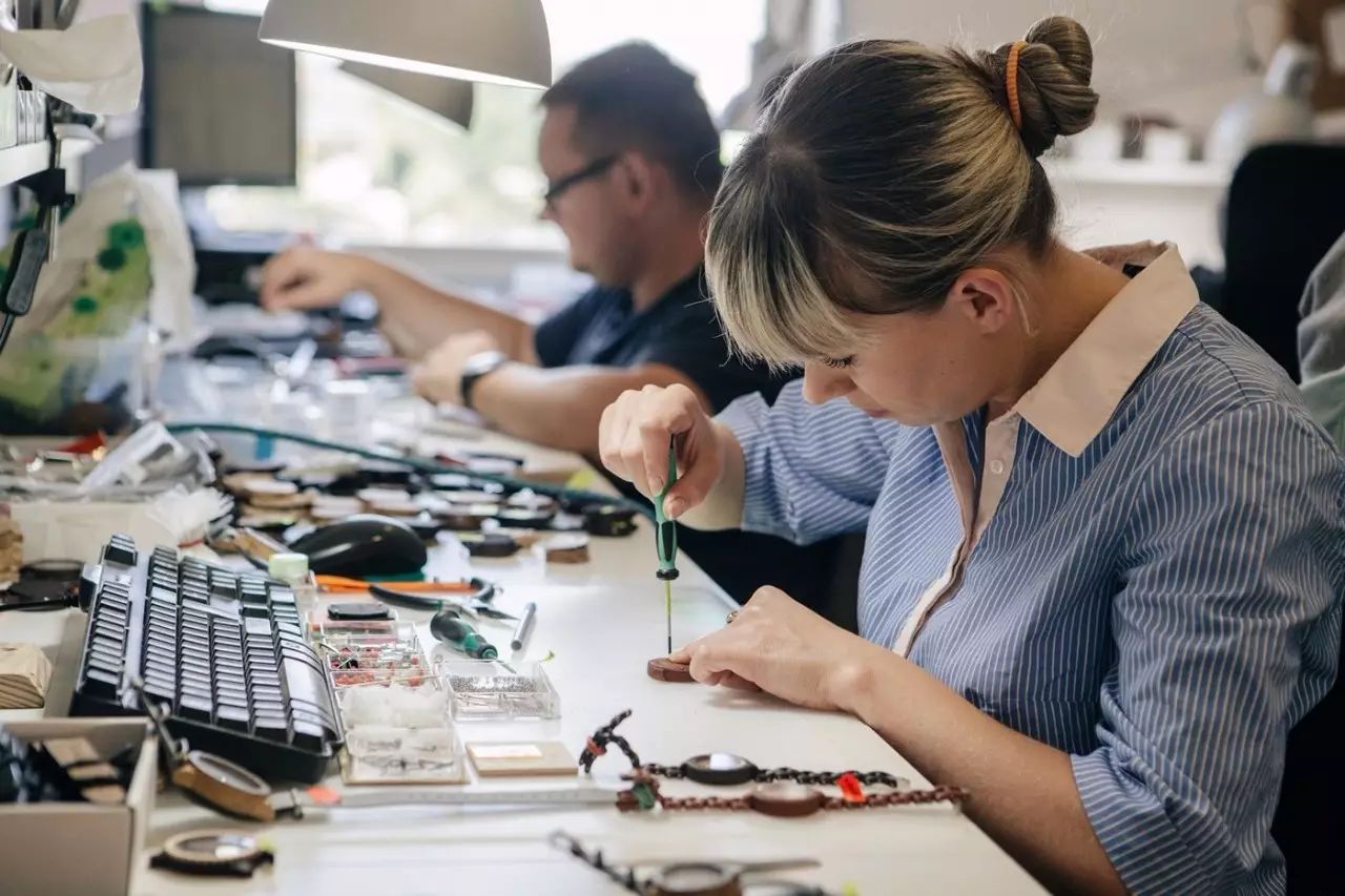 秀恩爱怎么能没有「情侣表」呢?从小众到大牌一次性安利给你