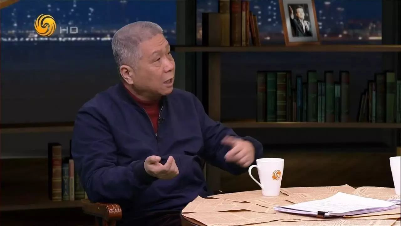 锵锵三人行怎样度过难关,现在还有锵锵三人行么