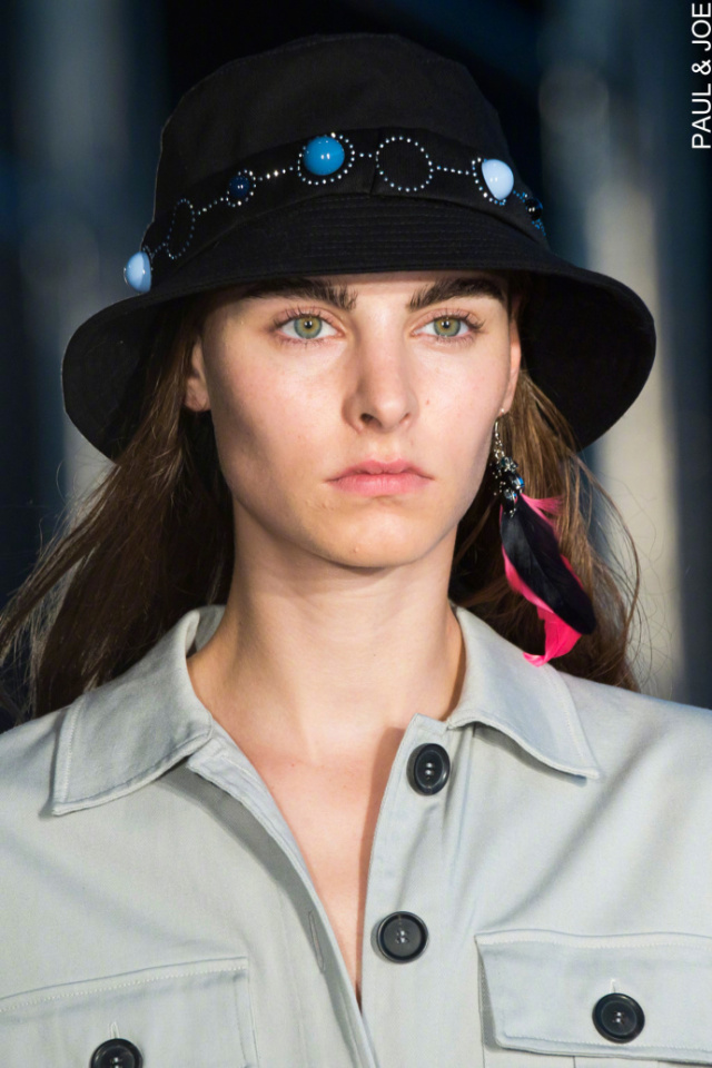 杨幂江疏影的时髦夹克,杨幂江疏影谁的衣服好