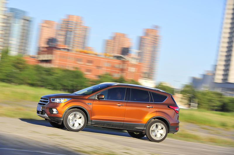 探界者科雷傲对比,科雷傲和翼虎对比