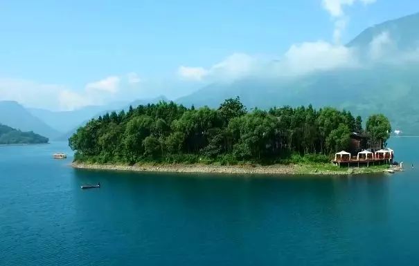 行走在川甘青交界,四川马湖