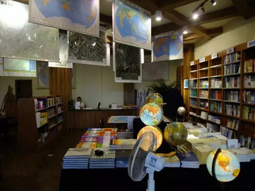 重庆最适合看书的书店,坐地铁去书店看书