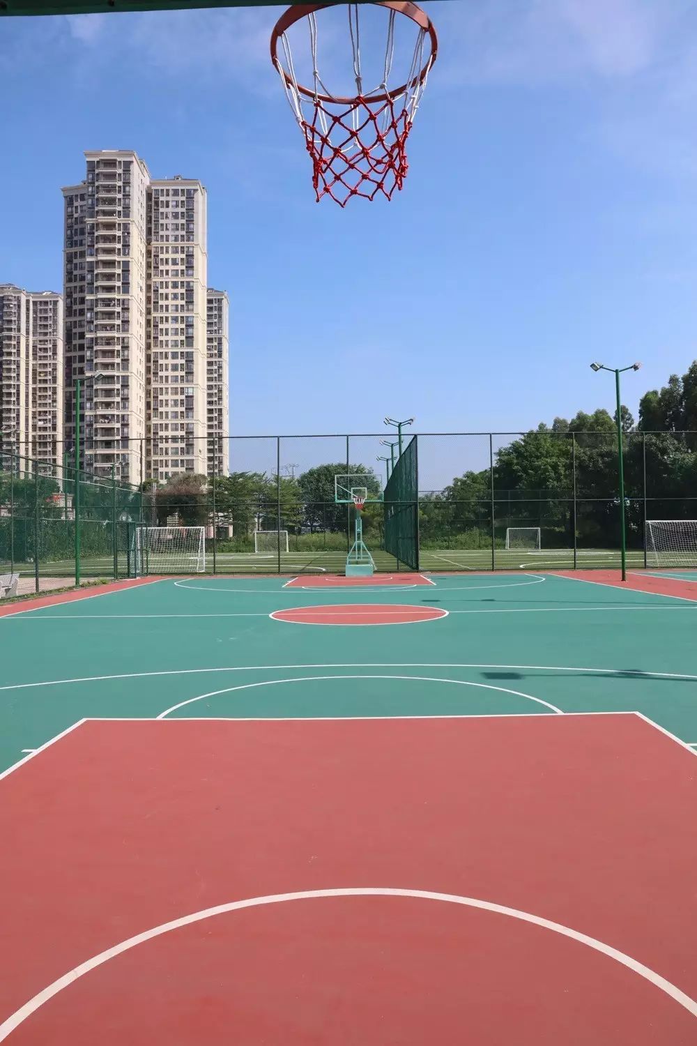 东莞塘厦新建体育公园,塘厦科苑东体育公园停车